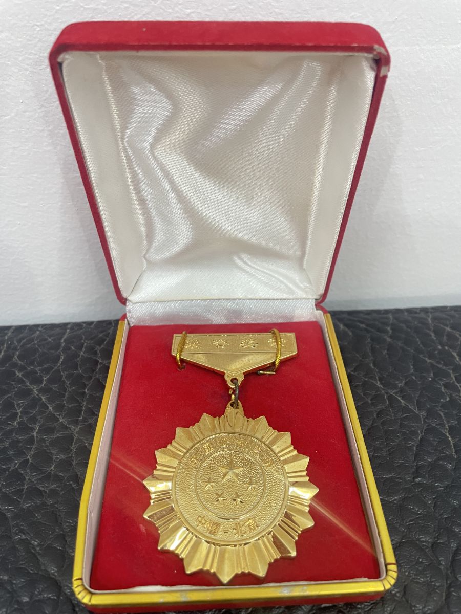 2005年6月中国公益百家表彰大会“中国公益之星”